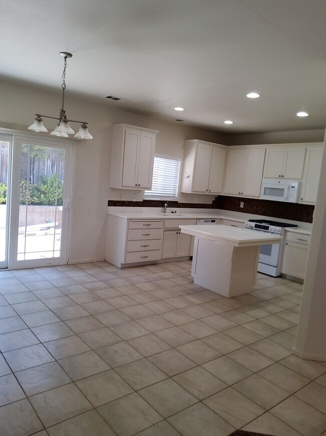 Foto del edificio - 4 Bedroom home in the Berry Gardens