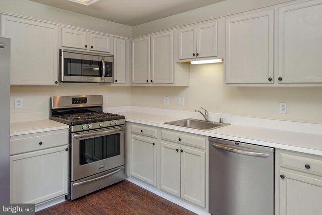 Building Photo - 9280 Cardinal Forest Ln