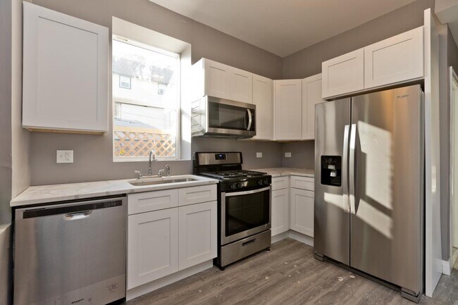 Foto del edificio - 2 bedroom in Chicago IL 60647