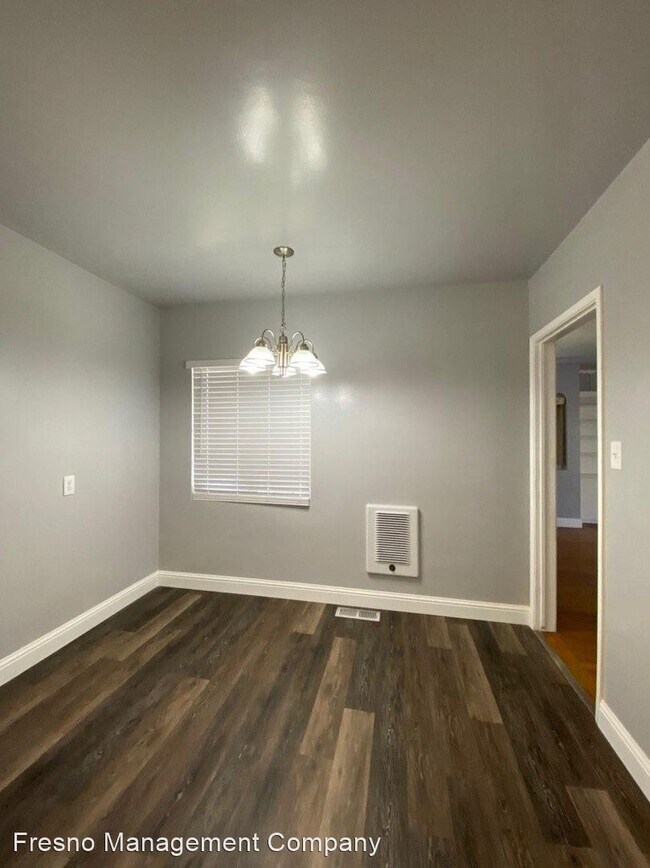 Building Photo - 2 br, 2 bath Apartment - 1308 N. Delno Ave