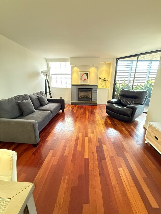 Foto del edificio - 740 N Kings Rd