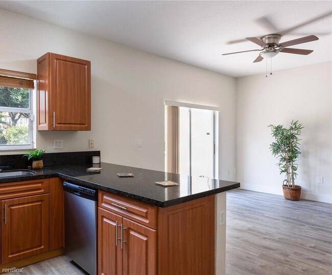 Foto del edificio - 3 br, 2 bath Townhome - 12760 Sw 49th Court