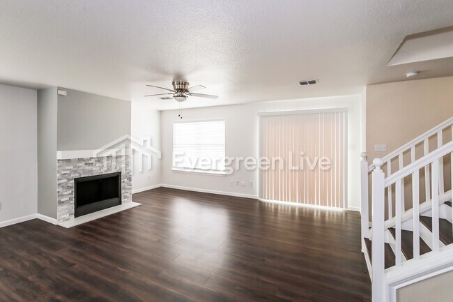 Building Photo - 1100 Beechwood Ln