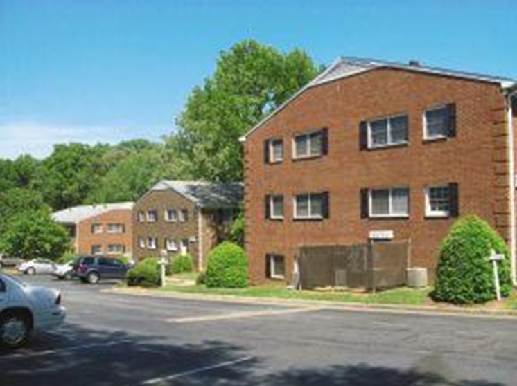 Building Photo - Morris Manor