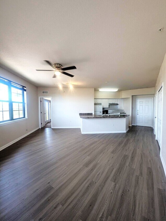 Primary Photo - 2x2 New flooring throughout! Updated, spac...