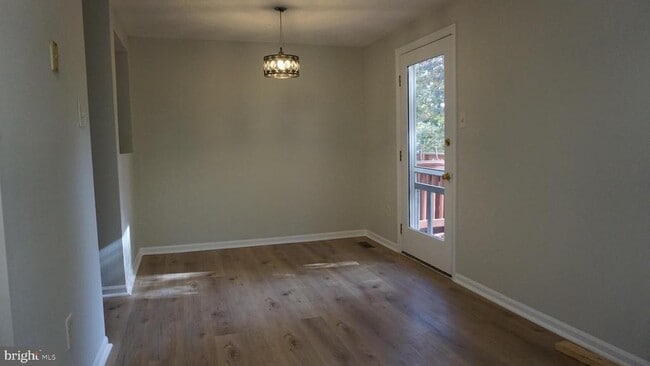 Building Photo - 6068 Laurel Wreath Way