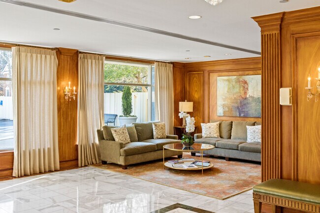 Foto del edificio - 5450 Whitley Park Ter