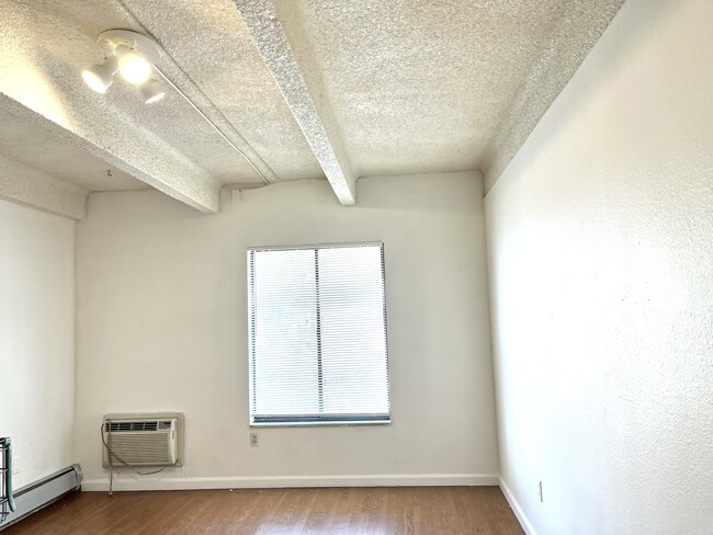 Building Photo - 10650 E Tennessee Ave