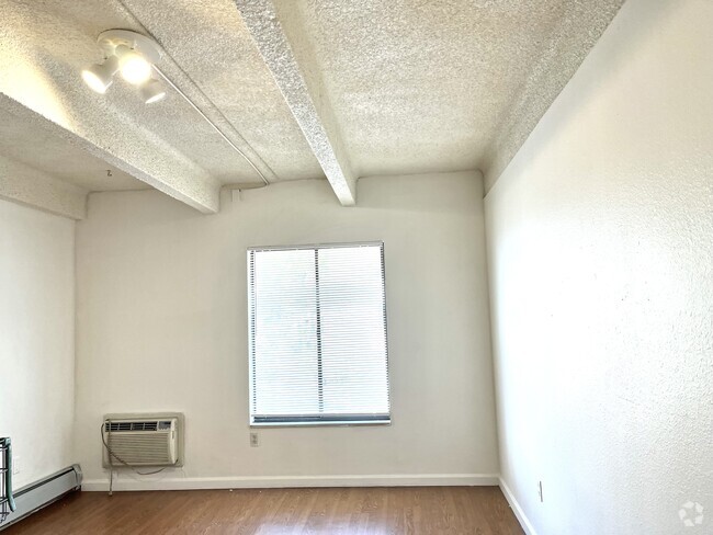 Building Photo - 10650 E Tennessee Ave