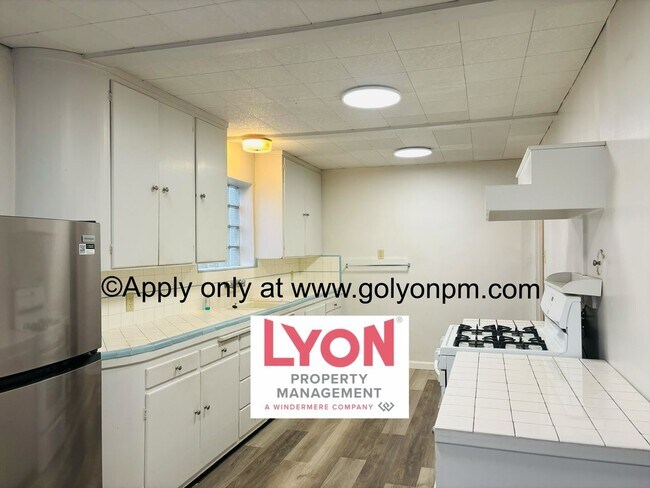 Building Photo - Spacious 1 bedroom apartment available for...
