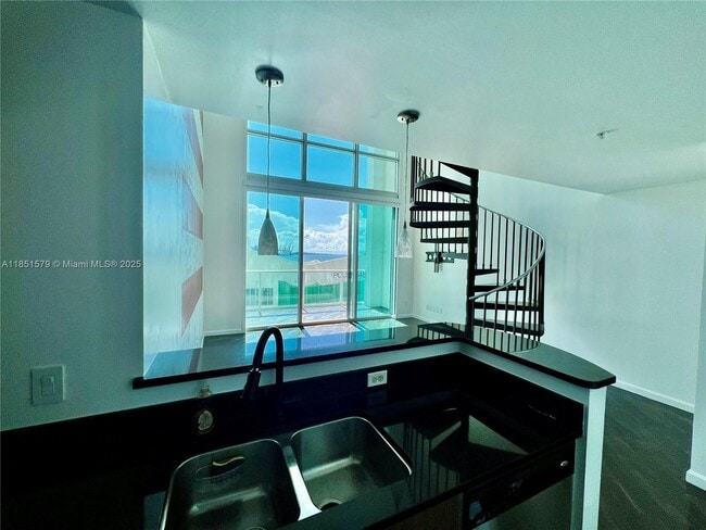 Building Photo - 300 S Biscayne Blvd