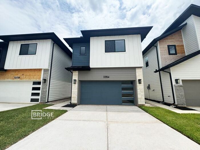 Foto principal - 33154 Oak Hts Pl