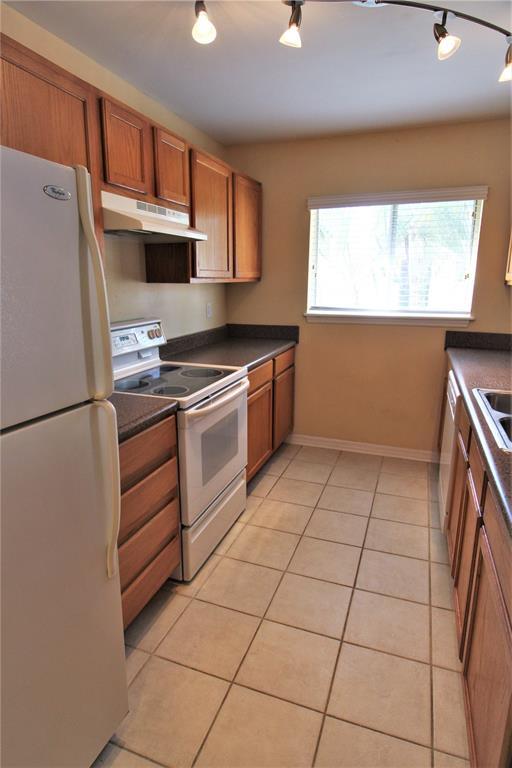 Building Photo - 1850 Toucan Way