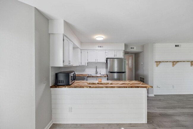 Foto del edificio - Fully Renovated 2BR/2BA Condo for Rent – P...