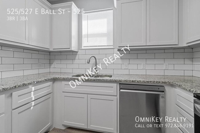 Foto del edificio - 525/527 E Ball St-525