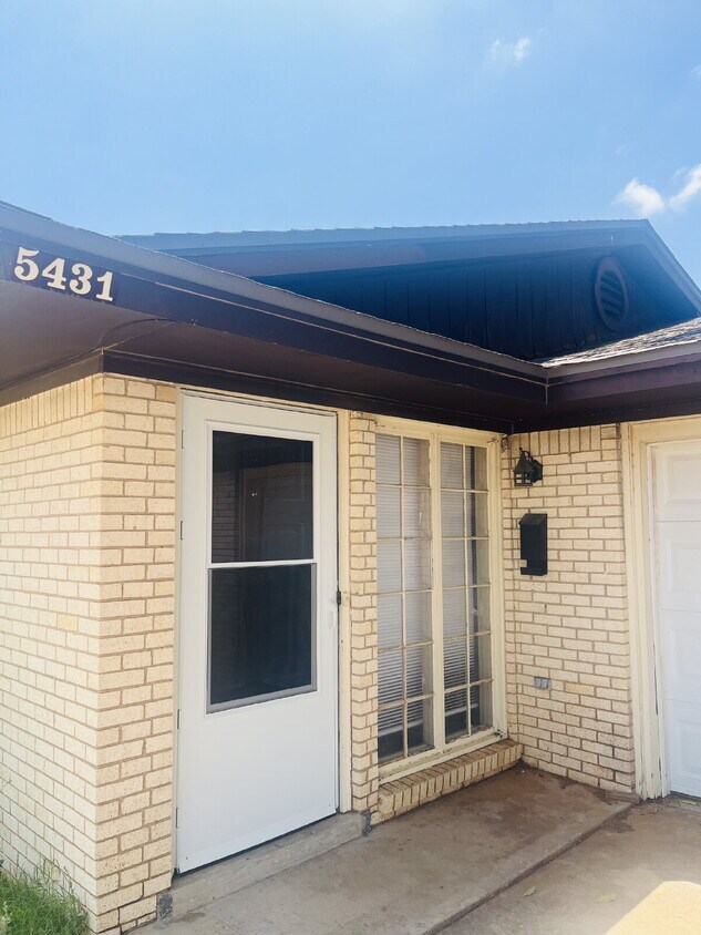 Foto principal - Delightful 2 Bedroom duplex