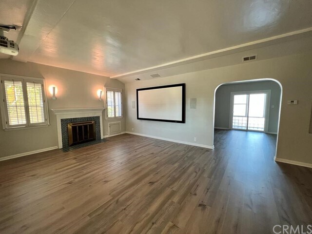 Building Photo - 3927 Gaviota Ave
