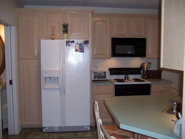 Kitchen - 27 Granite St