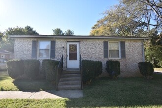 Building Photo - 1807 Maymont Dr