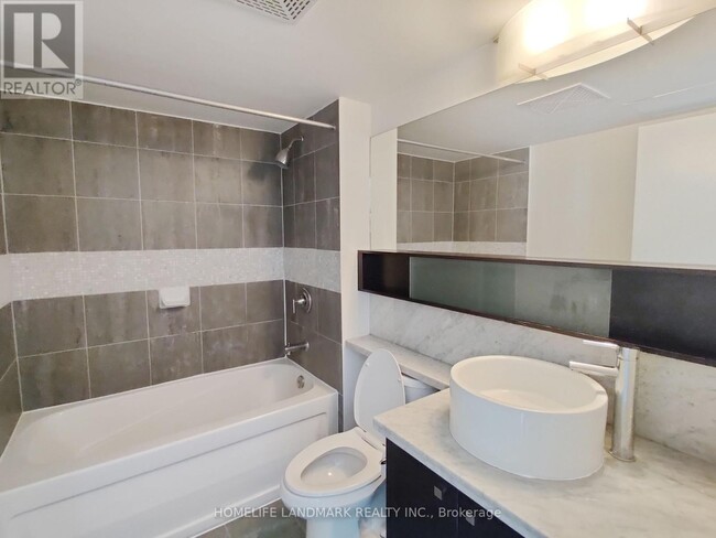 Building Photo - 11-2911 Brunel Ct
