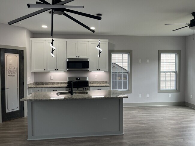 Foto del edificio - 2922 Painted Pony Dr