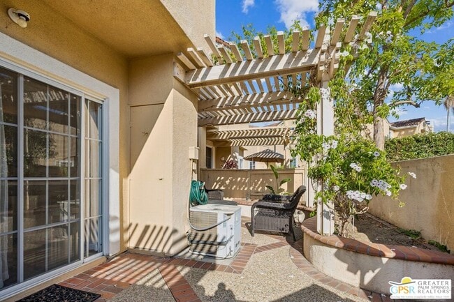 Building Photo - 2342 Paseo Circulo