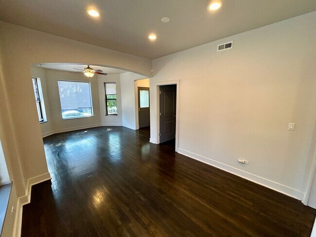 Foto del edificio - 3400 W Evergreen Ave