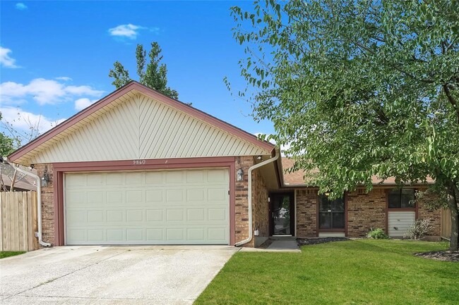 Building Photo - 9840 Willow Wind Dr