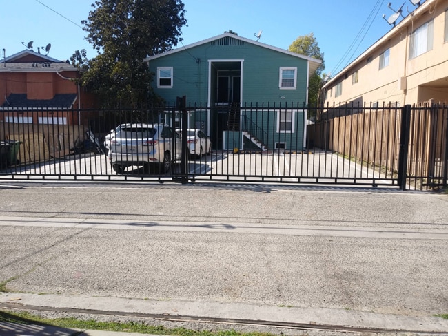 Building Photo - 2650 S La Salle Ave