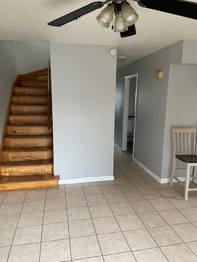 Building Photo - 16901 Orchard Ridge Ave