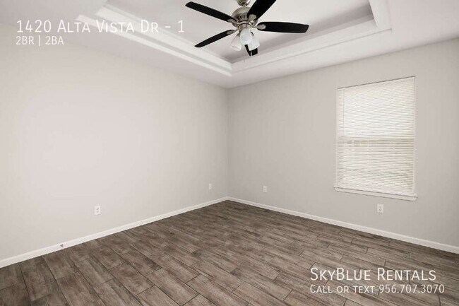Building Photo - 1420 Alta Vista Dr
