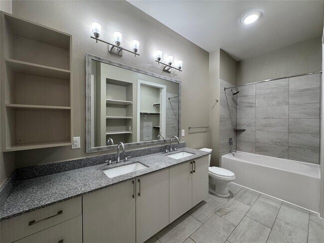 Foto del edificio - 150 W Sam Houston Pkwy N