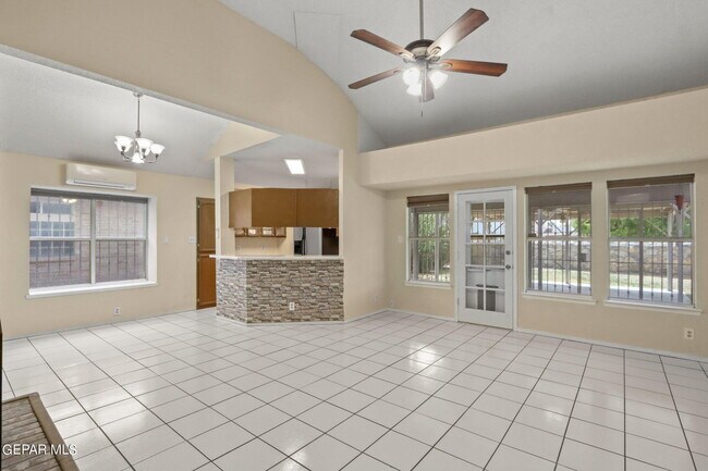 Building Photo - 12072 Autumn Gate Dr