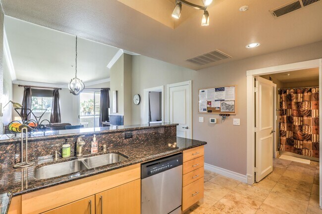 Building Photo - 260 E Flamingo Rd