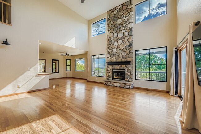 Building Photo - 1116 Fletcher Dr