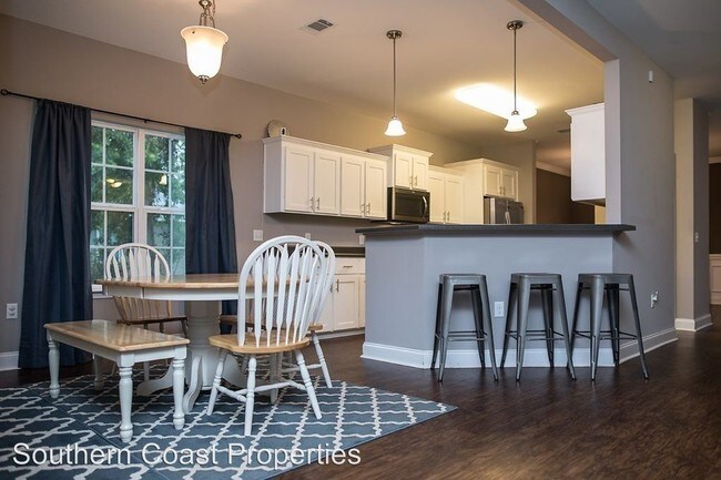 Foto del edificio - 5 br, 3.5 bath House - 40 NE Timberland Drive