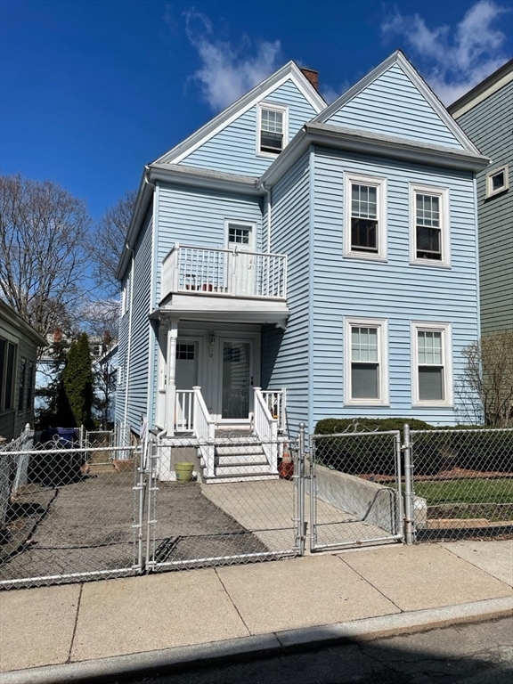 Primary Photo - 15 Dawes St