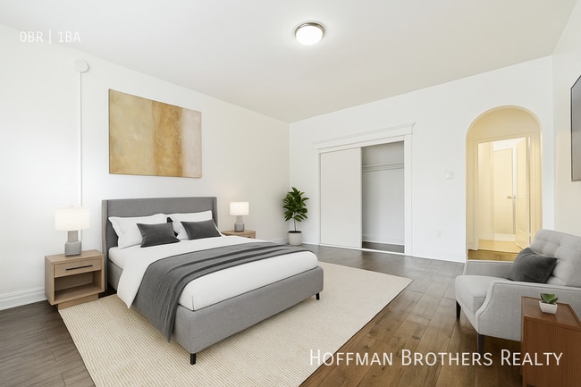 Building Photo - 913 Grattan St