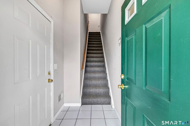 Building Photo - 39 Coram Rd