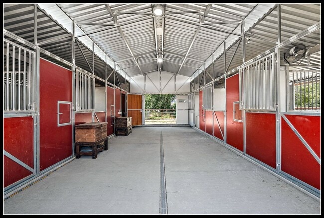 Building Photo - 3 Acre Horse Ranch & Home Rental SE Boise ...