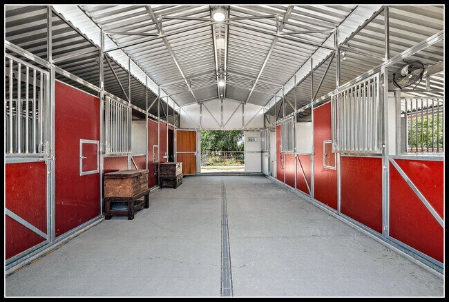 Foto del edificio - 3 Acre Horse Ranch & Home Rental SE Boise Available Near Micron in May 2026