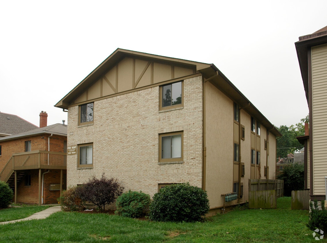 Primary Photo - 89 E Norwich Ave