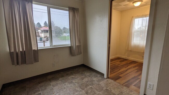 Foto del edificio - 2069 Holly St