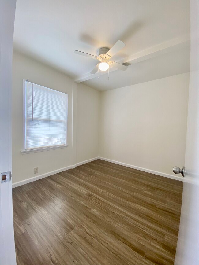 Foto del edificio - 2445 N Lincoln St