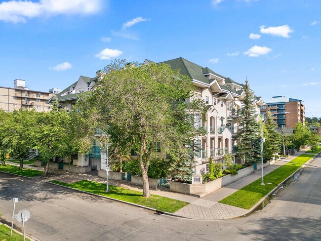 Photo du bâtiment - 1235-1213 13 Ave SW