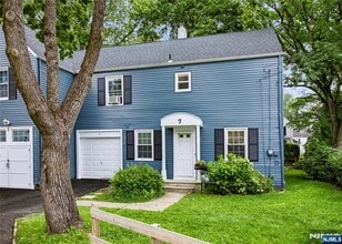 Building Photo - 7 Burnham Pl