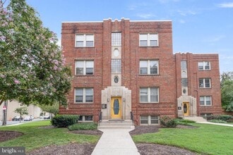 Building Photo - 300 Aspen St NW