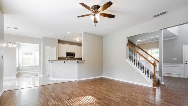 Building Photo - 1010 Great Oaks Dr