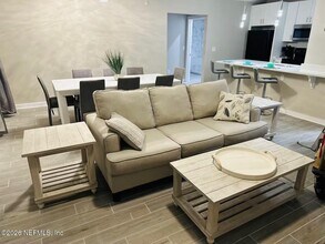 Building Photo - 955 Registry Blvd