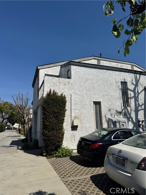 Foto del edificio - 996 W Huntington Dr